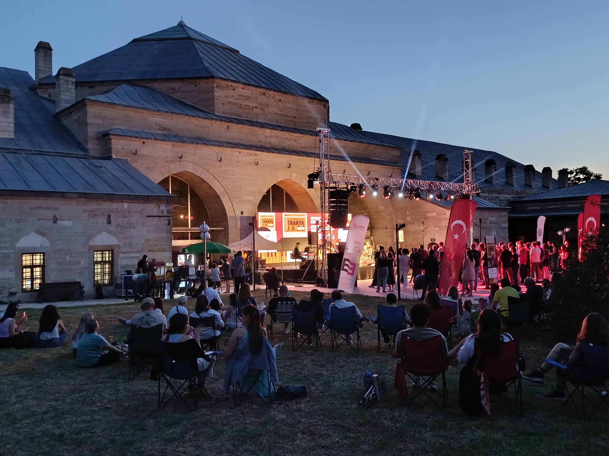 Edirne’de bu yıl ikinci kez Uluslararası Trakya Caz Festivali'nin ikinci gününde Türkiye'nin önde gelen caz vokallerinden Sibel Köse ve ekibi sahne aldı.